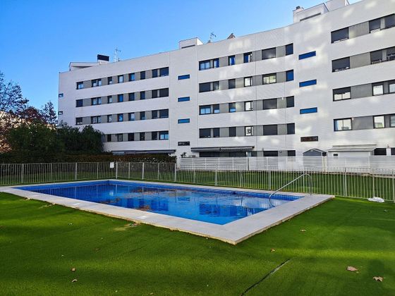 Foto 1 de Àtic en venda a Can Feu - Can Gambús - Hostafrancs de 1 habitació amb terrassa i piscina
