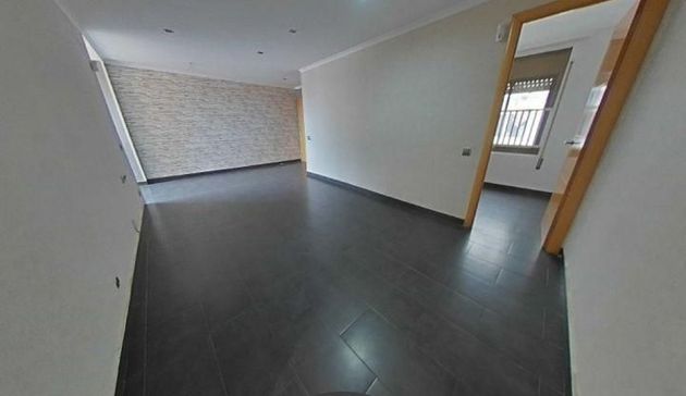 Foto 2 de Piso en venta en Centre - Eixample – Can Llobet – Can Serra de 3 habitaciones con balcón
