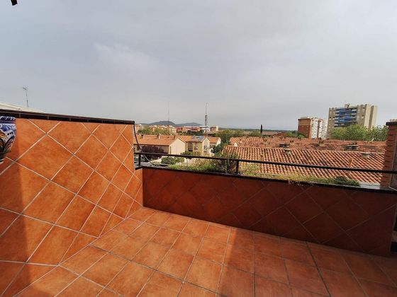 Foto 2 de Dúplex en venda a Can Deu - La Planada - Sant Julià de 3 habitacions amb terrassa i garatge