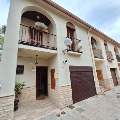 Foto 2 de Casa en venda a Can Deu - La Planada - Sant Julià de 4 habitacions amb jardí i balcó