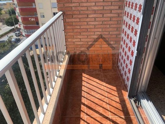 Foto 1 de Venta de piso en Silla de 5 habitaciones con balcón y calefacción