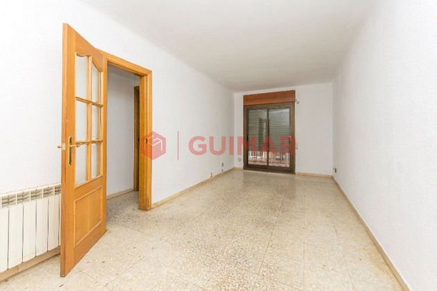 Foto 2 de Venta de piso en Centre - Sant Boi de Llobregat de 3 habitaciones con terraza y balcón