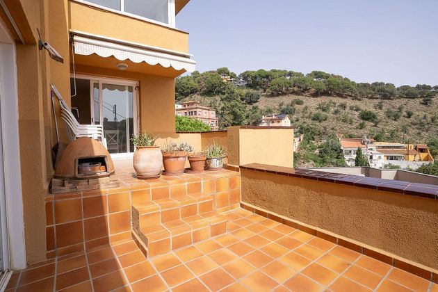 Foto 1 de Chalet en venta en Vallcarca i els Penitents de 9 habitaciones con terraza y piscina