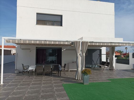 Foto 2 de Xalet en venda a calle Desfiladero de Los Gaitanes de 4 habitacions amb terrassa i garatge