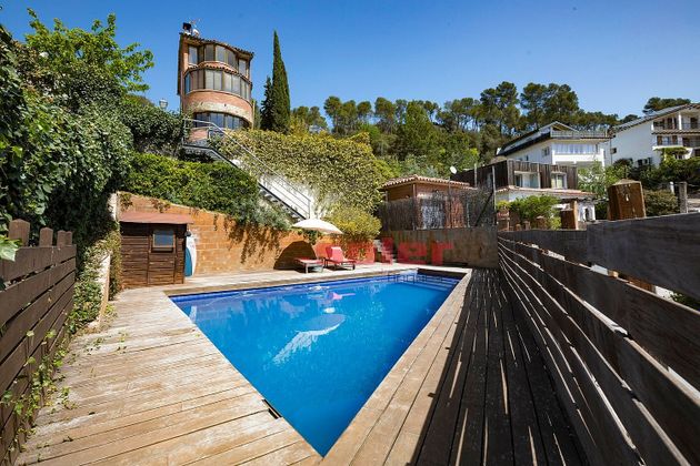 Foto 1 de Venta de chalet en La Floresta - Les Planes de 3 habitaciones con terraza y piscina