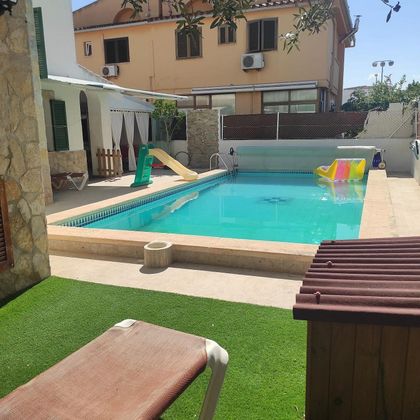 Foto 1 de Casa adossada en venda a calle Des Torrent de 5 habitacions amb terrassa i piscina