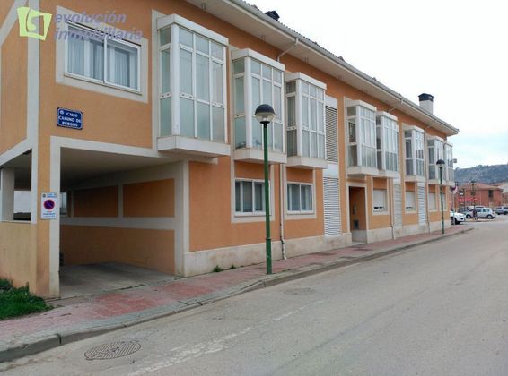 Foto 2 de Venta de piso en Villalonquéjar de 2 habitaciones con garaje y balcón