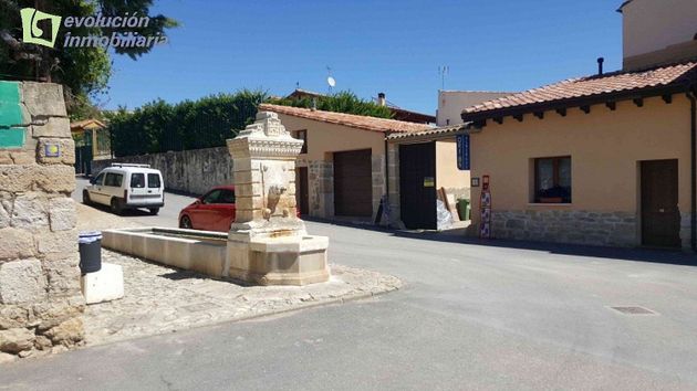 Foto 2 de Casa rural en venda a Castrojeriz de 9 habitacions amb terrassa i garatge