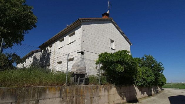 Foto 2 de Casa en venta en calle San Pedro Cardeña de 3 habitaciones con jardín y calefacción