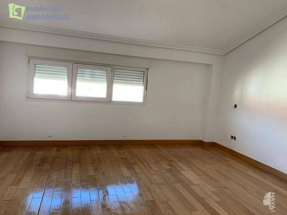 Foto 2 de Casa adossada en venda a Villalbilla de Burgos de 2 habitacions amb garatge