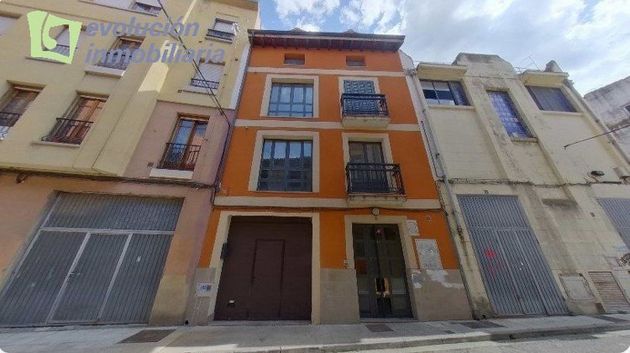 Foto 1 de Dúplex en venda a calle Carretas de 4 habitacions amb terrassa i calefacció