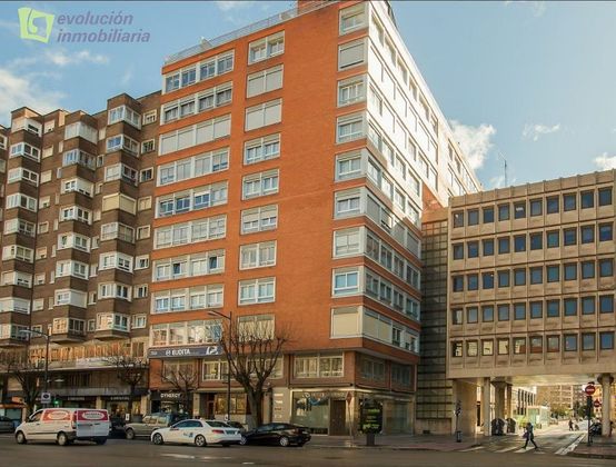 Foto 2 de Oficina en venda a Plaza España - Villa Pilar - Reyes Católicos - Vadillos amb calefacció i ascensor