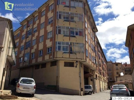 Foto 1 de Piso en venta en calle Castelar de 3 habitaciones con terraza y calefacción