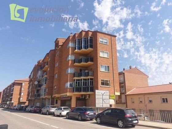 Foto 1 de Pis en venda a avenida De Salazar y Torres de 3 habitacions amb terrassa i calefacció