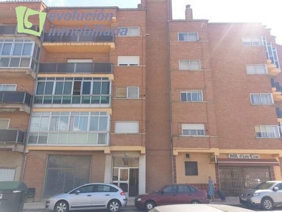Foto 2 de Pis en venda a avenida De Salazar y Torres de 3 habitacions amb terrassa i calefacció