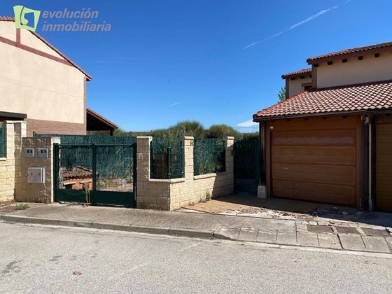 Foto 2 de Casa en venda a Revillarruz de 4 habitacions amb terrassa i garatge