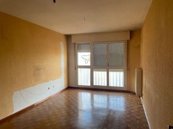 Foto 1 de Venta de piso en calle Venerable de 3 habitaciones con calefacción