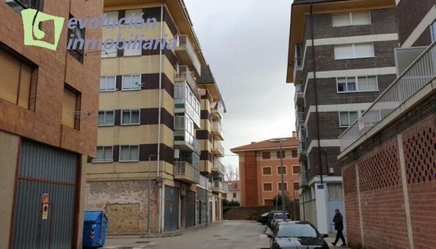 Foto 1 de Venta de piso en calle Saturnino Rodríguez de 4 habitaciones con terraza y balcón