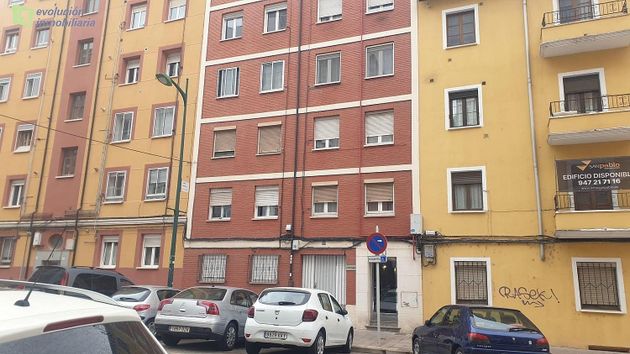 Foto 1 de Venta de piso en Plaza España - Villa Pilar - Reyes Católicos - Vadillos de 2 habitaciones con calefacción