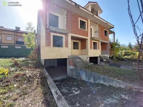 Foto 1 de Casa en venda a carretera Vallejo de 4 habitacions amb garatge i jardí
