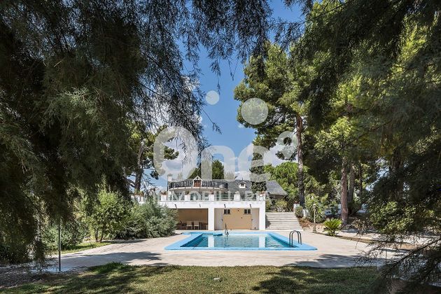 Foto 1 de Xalet en venda a Monóvar/Monòver de 6 habitacions amb terrassa i piscina