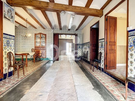 Foto 1 de Casa en venda a Pedralba de 5 habitacions amb terrassa i balcó