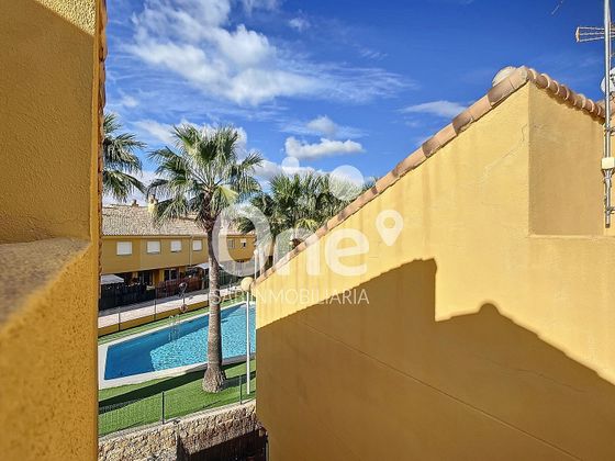 Foto 2 de Casa en venta en San Antonio de Benagéber de 3 habitaciones con terraza y piscina