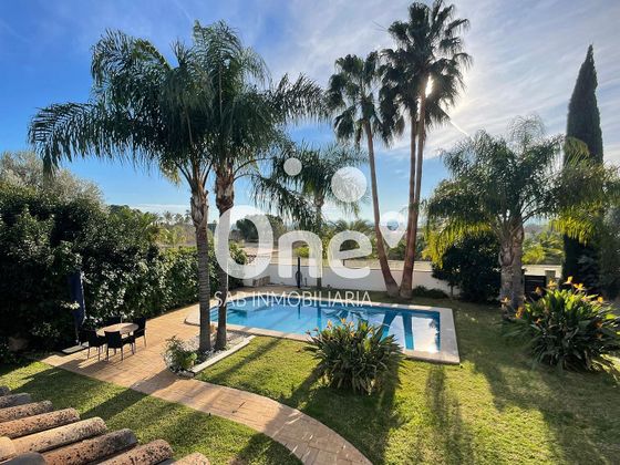 Foto 1 de Xalet en venda a San Antonio de Benagéber de 5 habitacions amb terrassa i piscina