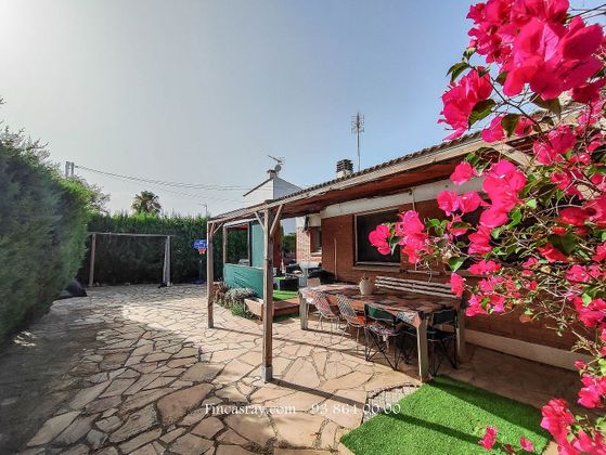 Foto 1 de Chalet en venta en Santa Eulàlia de Ronçana de 4 habitaciones con terraza y jardín