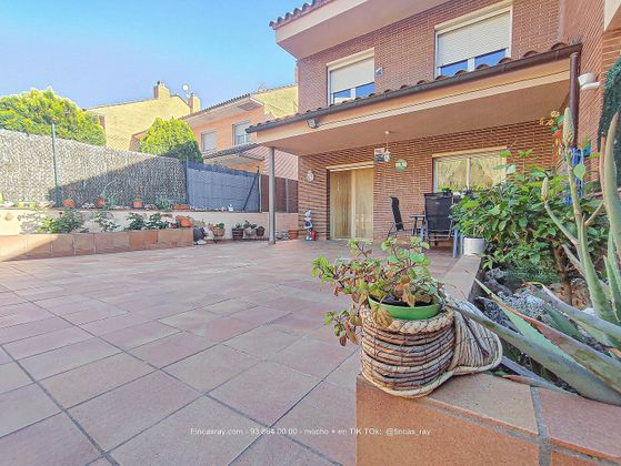 Foto 1 de Casa adossada en venda a Caldes de Montbui de 3 habitacions amb terrassa i garatge