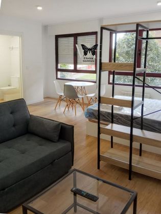 Foto 2 de Alquiler de piso en Auditorio - Parque Invierno de 1 habitación con muebles y calefacción