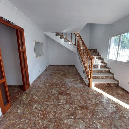 Foto 2 de Xalet en venda a Alcorrín de 6 habitacions amb terrassa i garatge