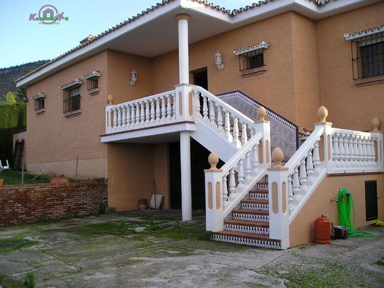 Foto 2 de Chalet en venta en Manantiales - Lagar - Cortijo de 5 habitaciones con terraza y piscina