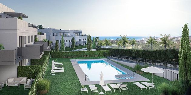 Foto 1 de Pis en venda a Caleta de Vélez de 2 habitacions amb terrassa i piscina