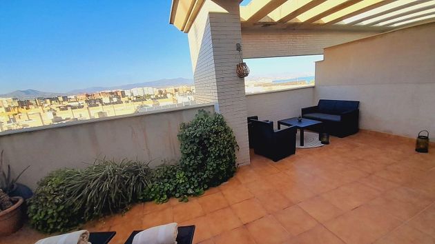 Foto 1 de Àtic en lloguer a Martín Carpena - Torre del Río de 1 habitació amb terrassa i piscina