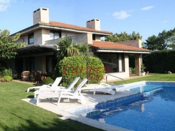 Foto 1 de Xalet en venda a Santa María de Getxo de 6 habitacions amb terrassa i piscina