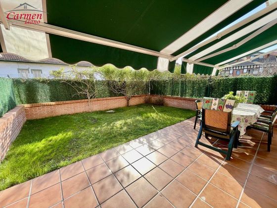 Foto 1 de Venta de casa en Zona Artaza - Sarriena de 4 habitaciones con terraza y jardín