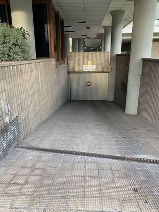 Foto 2 de Venta de garaje en calle Esquíroz de 14 m²