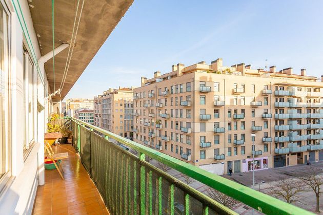 Foto 2 de Venta de piso en calle Hermanos Noain de 3 habitaciones con balcón y calefacción