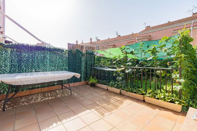 Foto 1 de Casa en venda a calle Tablada de 3 habitacions amb terrassa i garatge