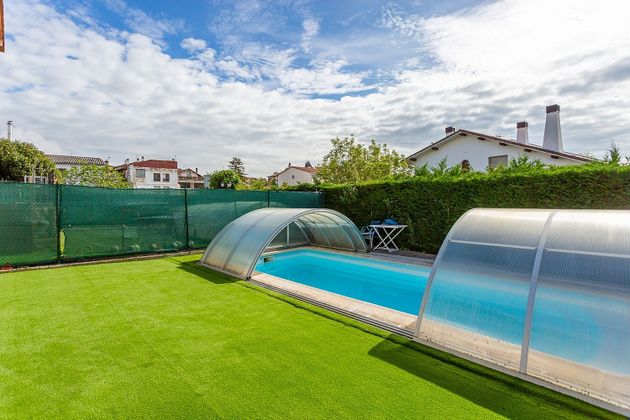 Foto 2 de Xalet en venda a calle Julio Paternáin de 4 habitacions amb terrassa i piscina