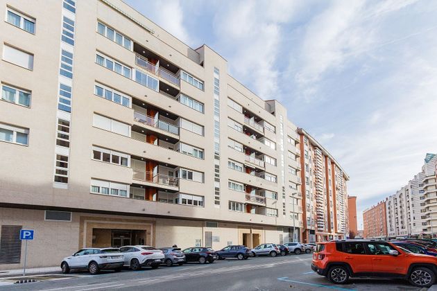 Foto 1 de Dúplex en venda a calle De Irunlarrea de 3 habitacions amb terrassa i garatge