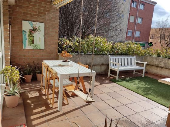 Foto 1 de Dúplex en venda a calle Lurbeltzeta de 3 habitacions amb terrassa i piscina