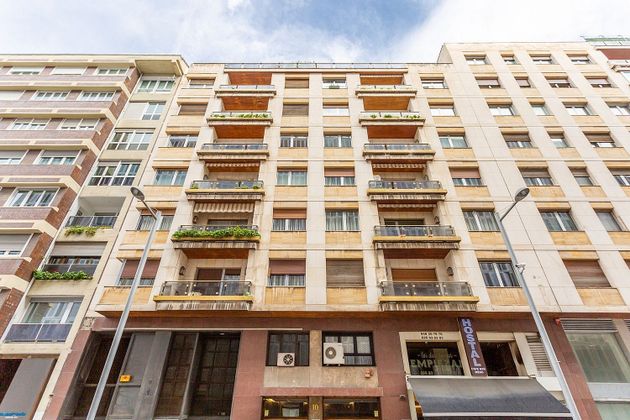 Foto 1 de Piso en venta en calle De Estella de 5 habitaciones con garaje y balcón