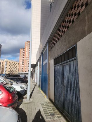 Foto 1 de Alquiler de local en avenida De Bayona de 85 m²