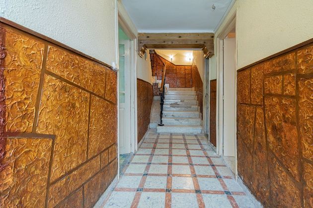Foto 2 de Casa en venda a calle De Montero de 3 habitacions amb jardí i balcó