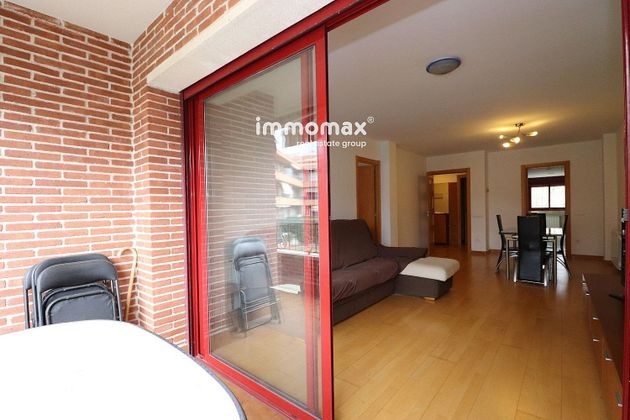 Foto 1 de Piso en venta en Sant Celoni de 3 habitaciones con terraza y piscina