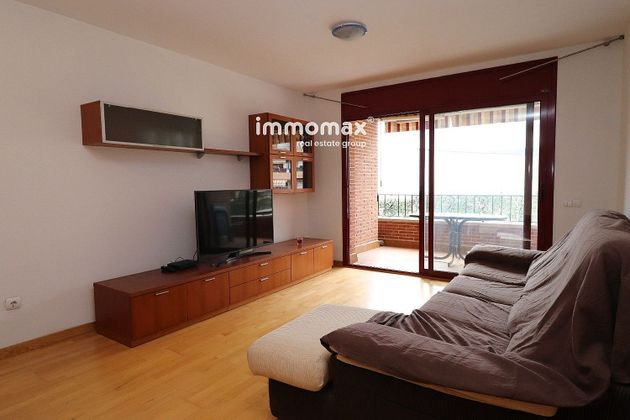 Foto 2 de Piso en venta en Sant Celoni de 3 habitaciones con terraza y piscina