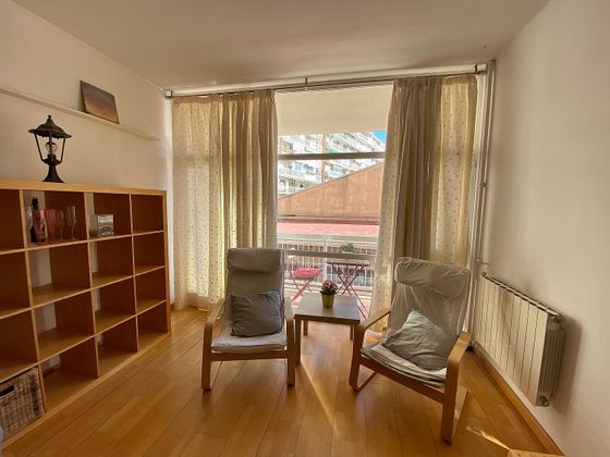 Foto 2 de Pis en lloguer a La Maternitat i Sant Ramon de 4 habitacions amb mobles i balcó
