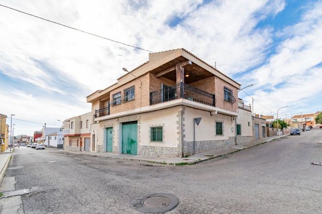 Foto 2 de Piso en venta en Barrio de Peral de 4 habitaciones con terraza y garaje